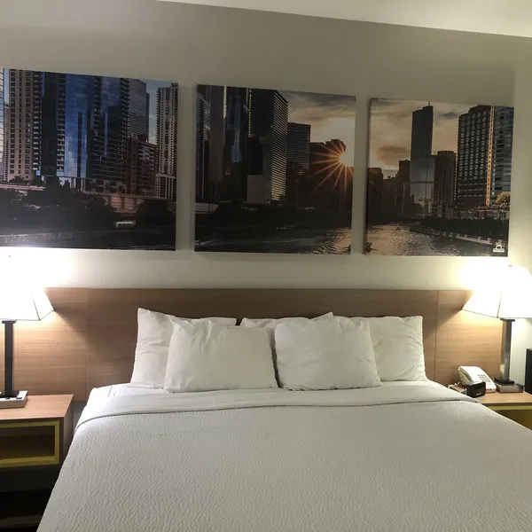 Days Inn & Suites by Wyndham Romeoville hotel detail image 2