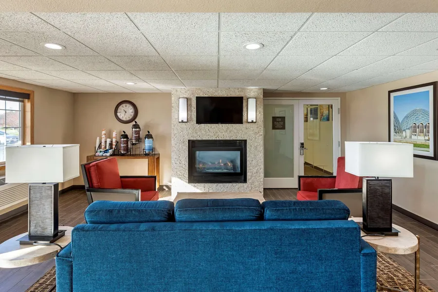 Comfort Inn & Suites Jackson - West Bend hotel detail image 2