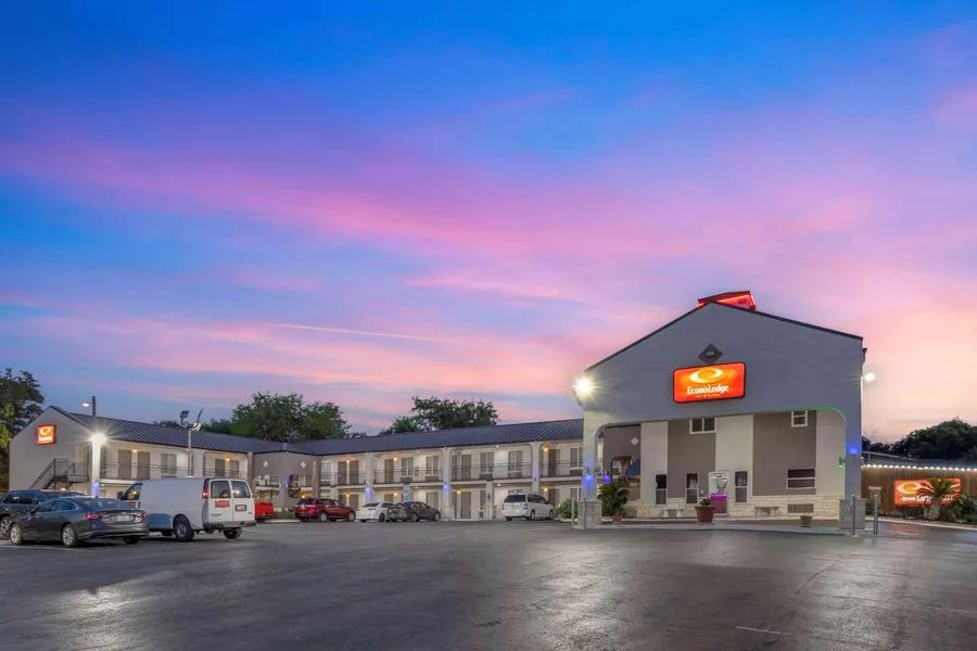 Econo Lodge Inn & Suites Near Lackland AFB hotel detail image 2
