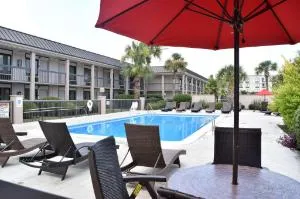 Ramada by Wyndham Savannah Gateway hotel thumbnail 3