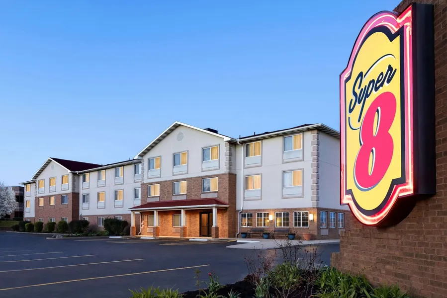 Super 8 by Wyndham Akron S/Green/Uniontown OH hotel detail image 2