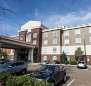 Holiday Inn Express and Suites Savannah - Midtown by IHG hotel detail image 3