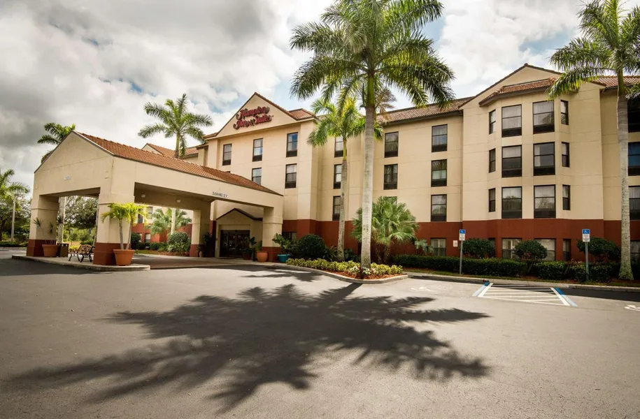 Hampton Inn & Suites Fort Myers Beach/Sanibel Gateway hotel detail image 2