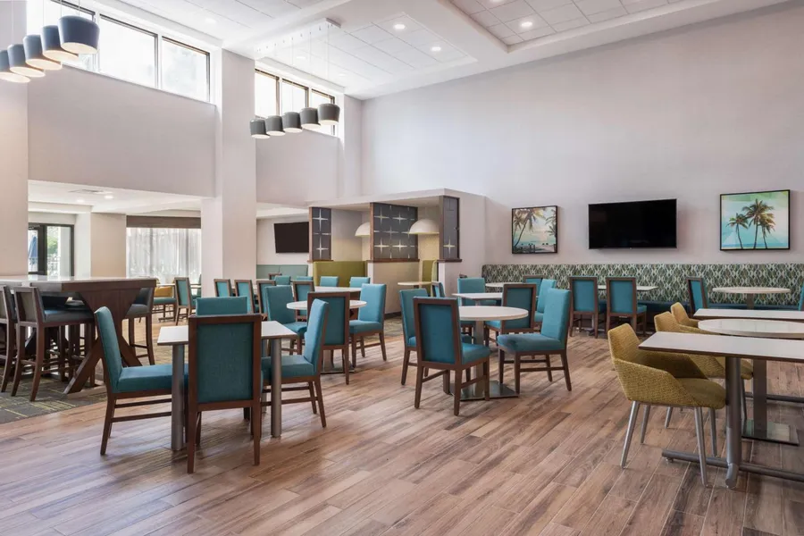 Hampton Inn & Suites Fort Myers Beach/Sanibel Gateway hotel detail image 6