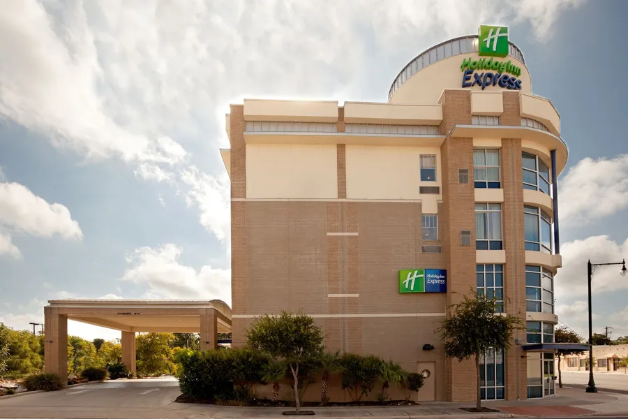 Holiday Inn Express San Antonio Rivercenter Area by IHG hotel detail image 2