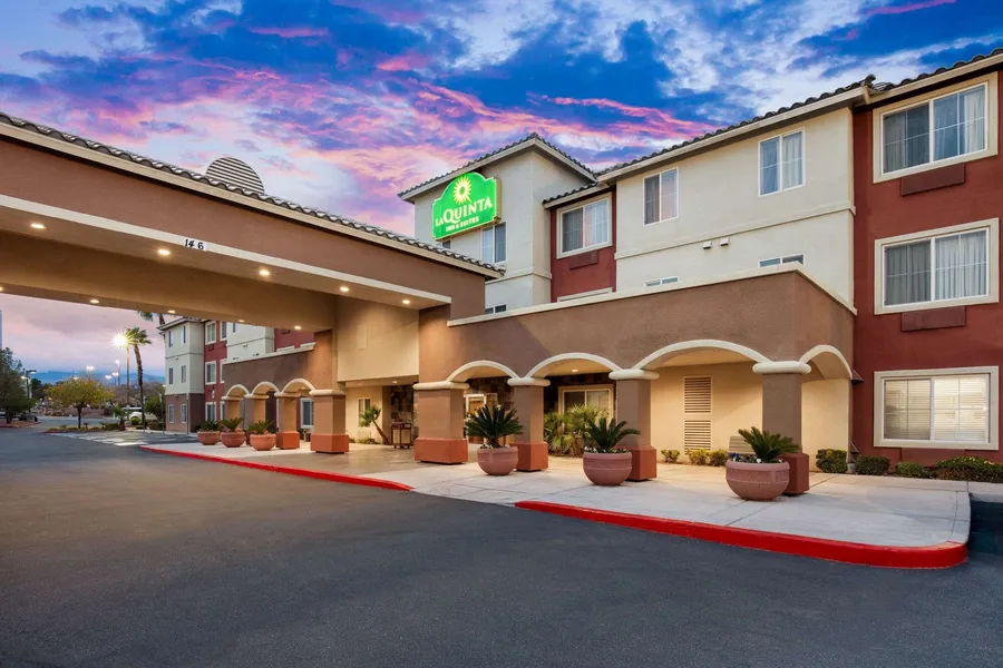 La Quinta Inn & Suites by Wyndham Las Vegas Red Rock hotel detail image 2