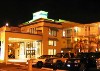 Howard Johnson by Wyndham Tropical Palms Kissimmee hotel thumbnail 3