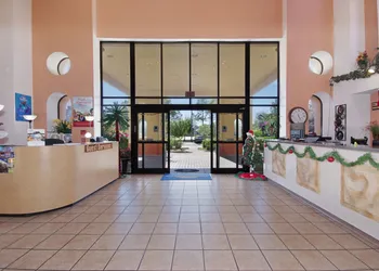 Howard Johnson by Wyndham Tropical Palms Kissimmee hotel thumbnail 6
