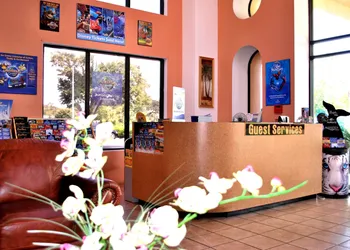 Howard Johnson by Wyndham Tropical Palms Kissimmee hotel thumbnail 7