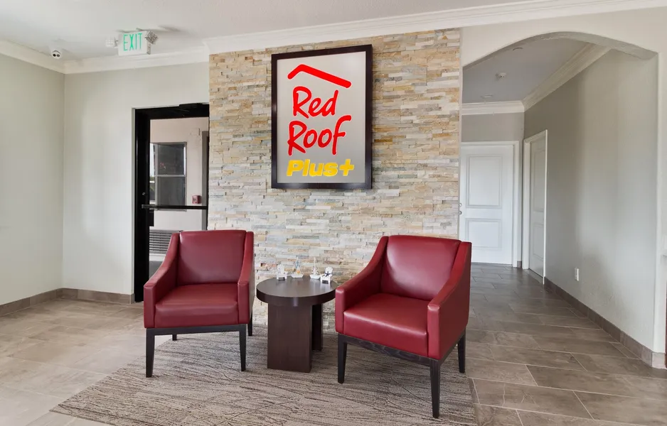 Red Roof Inn PLUS+ Galveston - Beachfront hotel detail image 6