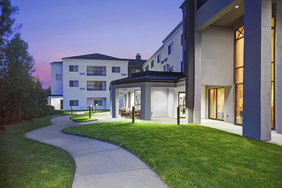Courtyard by Marriott Raynham hotel detail image 2