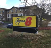Super 8 by Wyndham Canton/Livonia Area hotel detail image 3