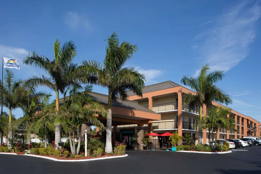 Days Inn by Wyndham Sarasota Bay hotel detail image 2
