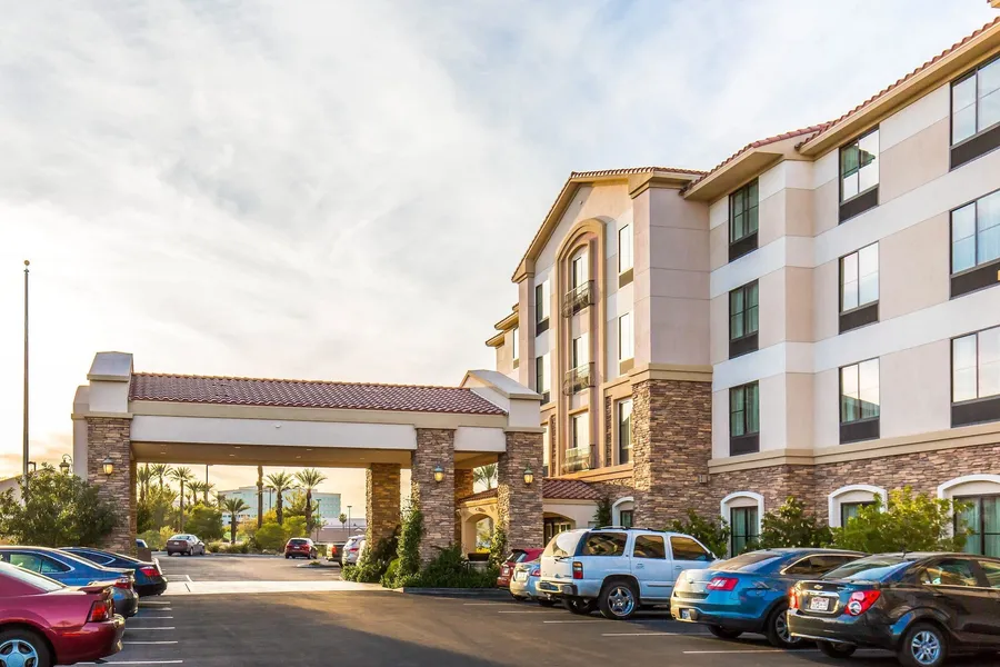 Comfort Inn & Suites Henderson - Las Vegas hotel detail image 2