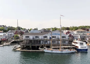 Fishermans Wharf Inn hotel thumbnail 7