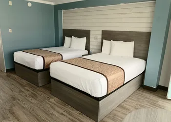 Dolphin Inn hotel thumbnail 3