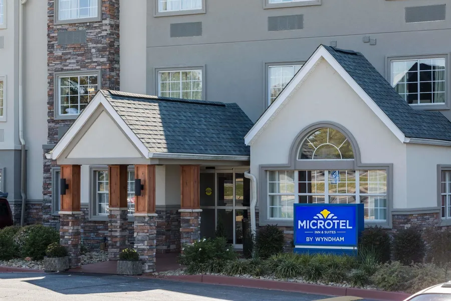 Microtel Inn & Suites by Wyndham Greenville / Woodruff Rd hotel detail image 2