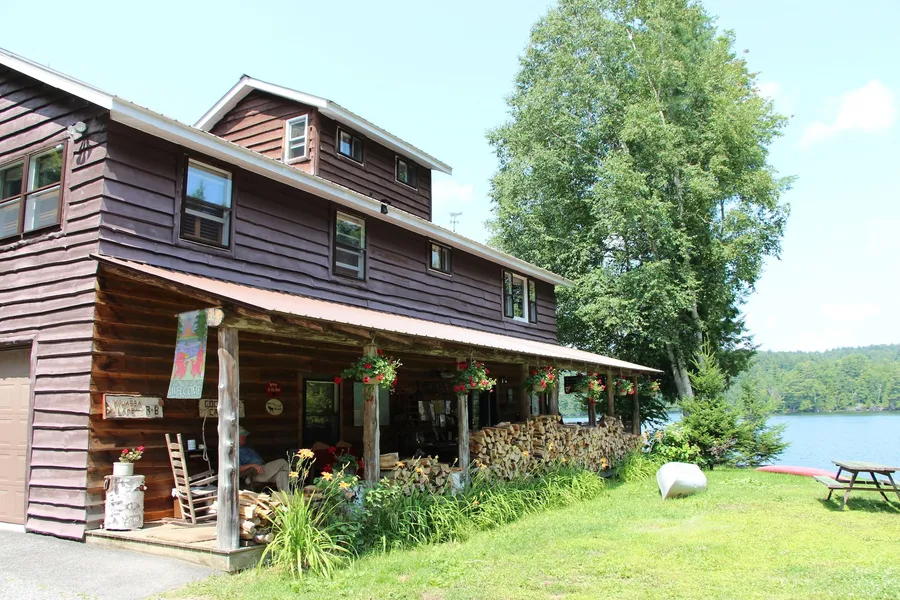 Kiwassa Lake Bed & Breakfast hotel detail image 2