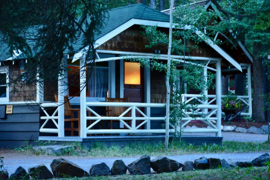 Johnston Canyon Lodge and Bungalows hotel detail image 6