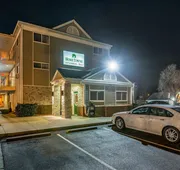 HomeTowne Studios By Red Roof Gainesville, GA hotel detail image 7