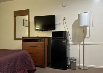 Economy Inn hotel thumbnail 2
