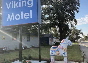 Viking Motel hotel thumbnail 3