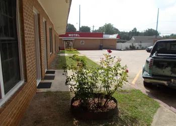 Hillside Motel hotel thumbnail 5