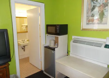 Hillside Motel hotel thumbnail 6