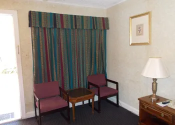 Hillside Motel hotel thumbnail 8