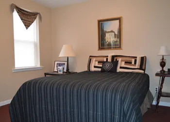 Canal Side Inn hotel thumbnail 2