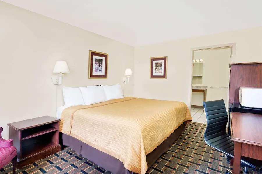 Days Inn by Wyndham Spartanburg hotel detail image 6