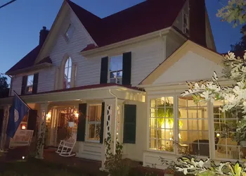 Hummingbird Inn hotel thumbnail 4