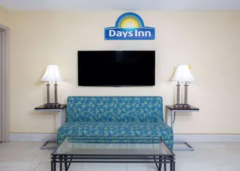 Days Inn by Wyndham Chipley hotel thumbnail 6