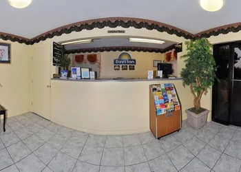 Days Inn by Wyndham Chipley hotel thumbnail 7