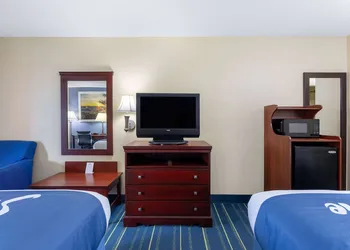 Days Inn by Wyndham Chipley hotel thumbnail 8