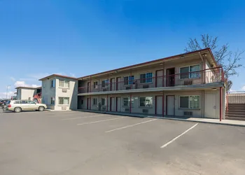 Econo Lodge hotel thumbnail 3