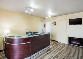 Econo Lodge hotel thumbnail 7
