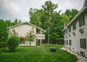 Parkwood Lodge - Door County hotel thumbnail 3