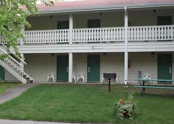 Parkwood Lodge - Door County hotel thumbnail 7