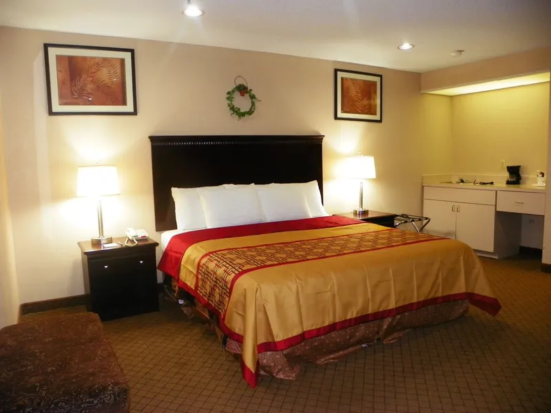 Royalton Inn & Suites hotel detail image 6
