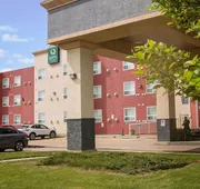 Quality Inn & Suites hotel detail image 3