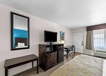 Best Western Delhi Inn hotel thumbnail 7