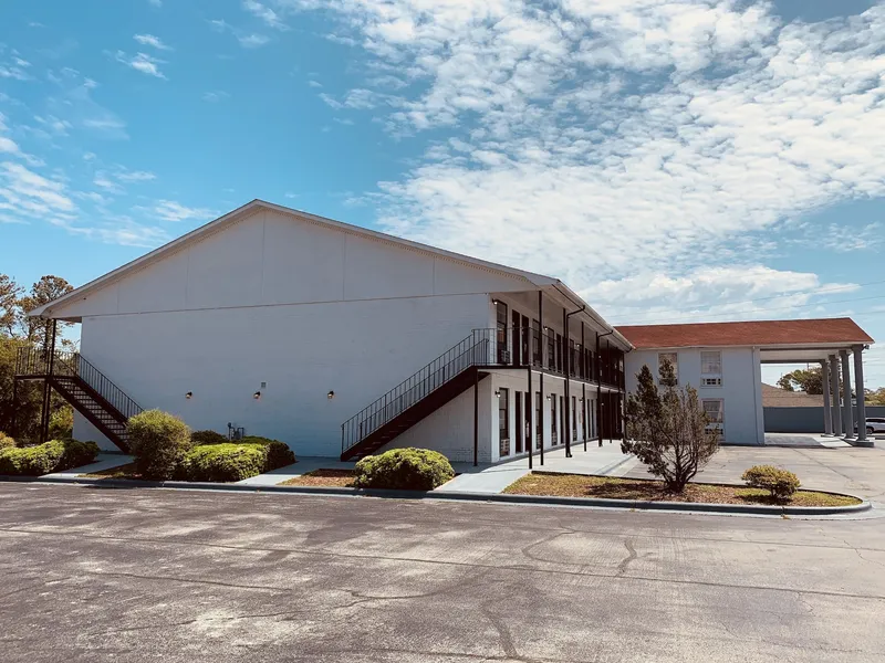 Econo Lodge Crystal Coast hotel detail image 6
