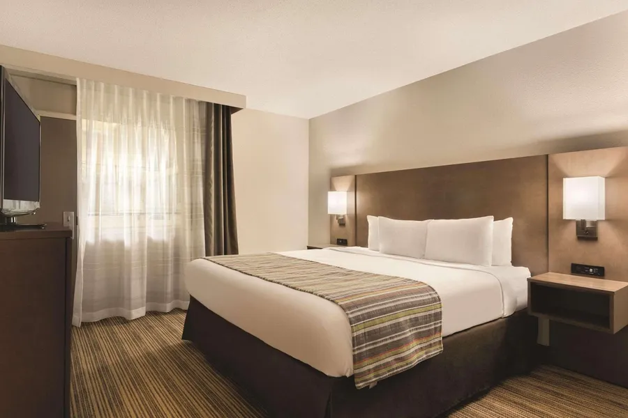 Country Inn & Suites by Radisson, Fergus Falls, MN hotel detail image 6