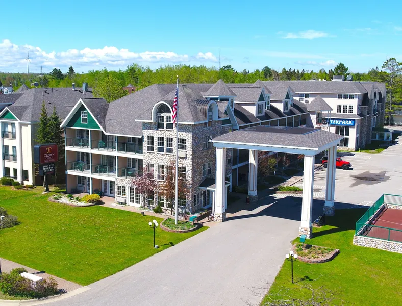Crown Choice Inn & Suites Lakeview & Waterpark hotel detail image 2