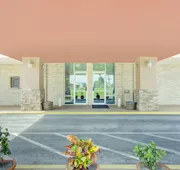 OYO Hotel Dundee By Crystal Lake hotel detail image 4