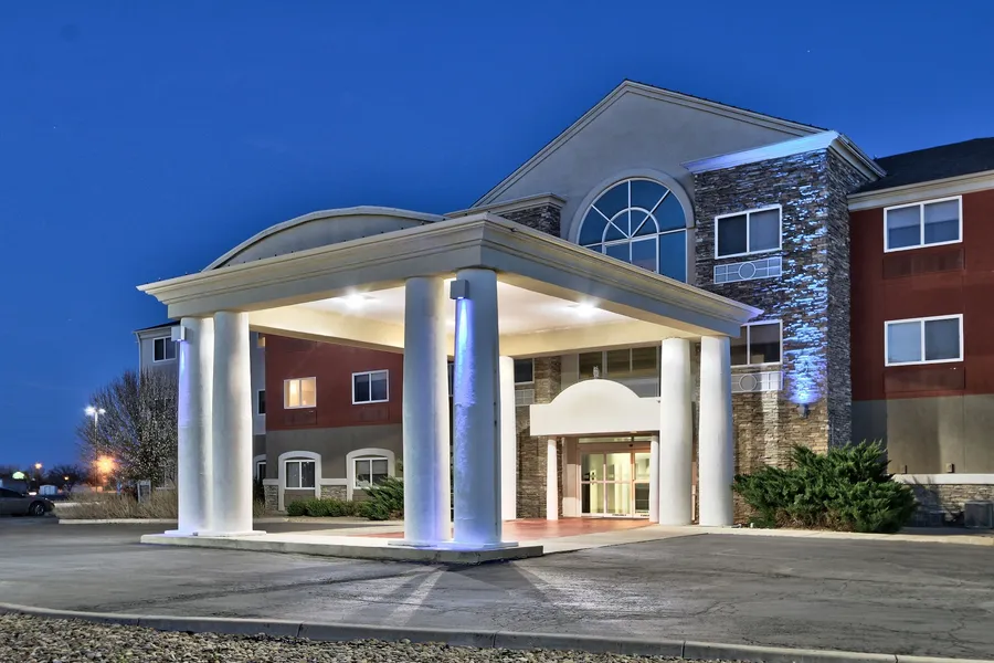 Holiday Express & Suites Portales by IHG hotel detail image 6