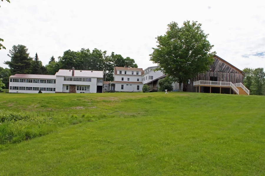 Lake Shore Farm Inn hotel detail image 2