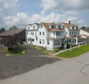 Lake Shore Farm Inn hotel detail image 3