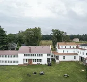 Lake Shore Farm Inn hotel detail image 5